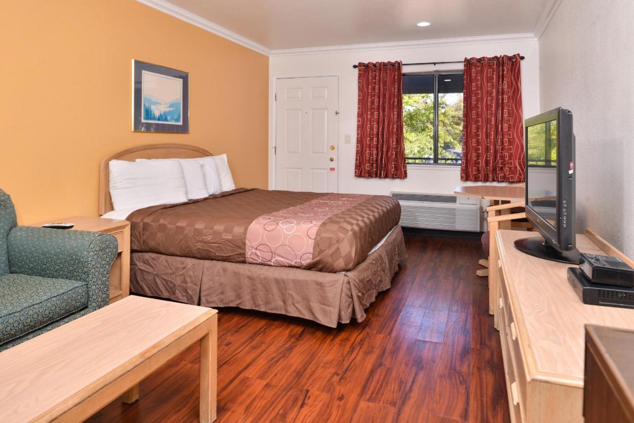 Americas Best Value Inn And Suites Clearlake Exterior foto